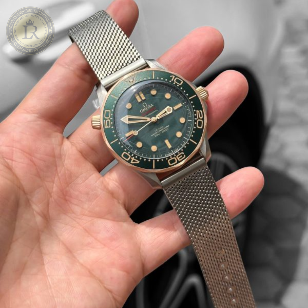 Meridian Ocean Diver 300M — Green Dial