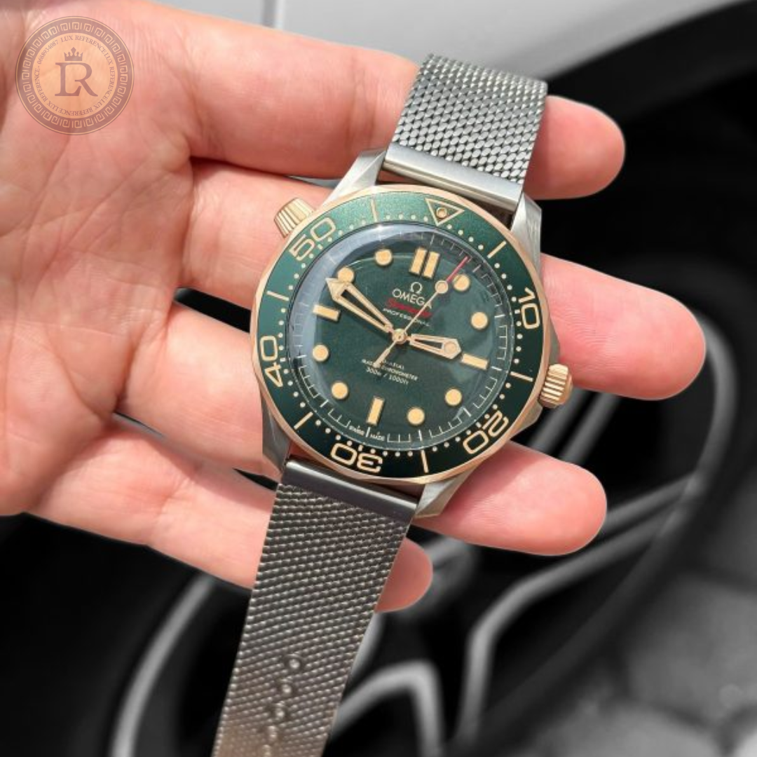 Meridian Ocean Diver 300M — Green Dial